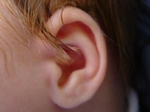 Hallásvizsgálat: már egyhetesen érdemes
