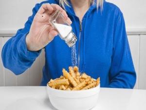 A túl sok só fogyasztása megnövelheti az elhízás kockázatát